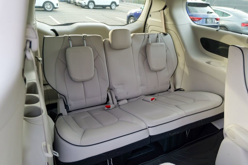 Used 2018 Chrysler Pacifica Limited w/ Advanced Safetytec Group image 36