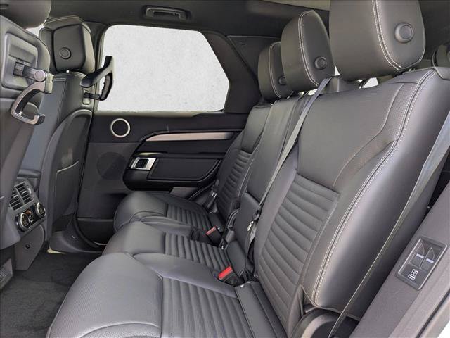 New 2026 Land Rover Discovery Dynamic SE AWD/4WD image 16