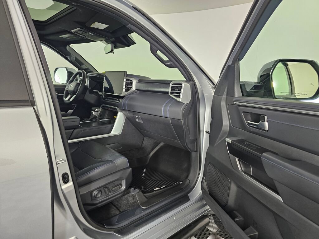 Used 2024 Toyota Tundra Platinum AWD/4WD image 39