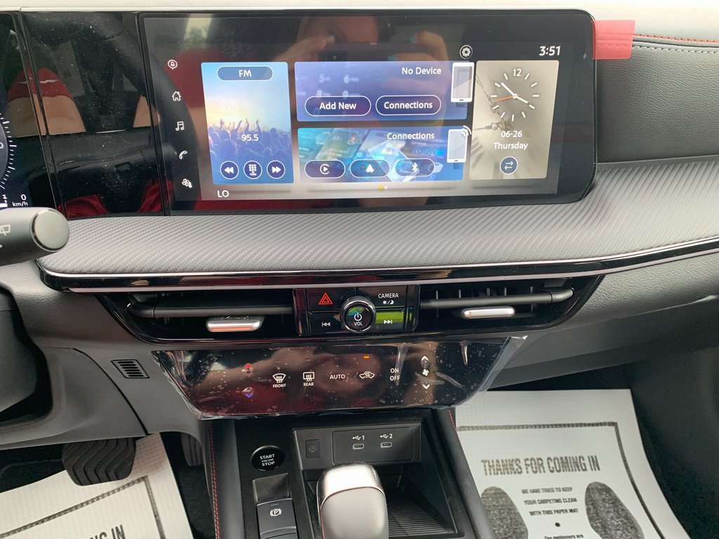 New 2025 Nissan Kicks SR image 12