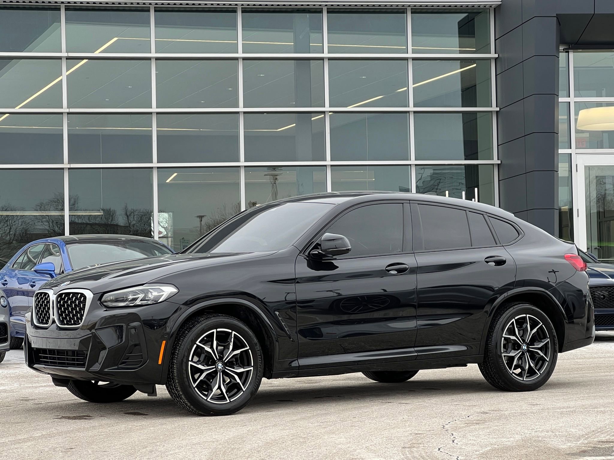Used 2024 BMW X4 xDrive30i w/ M Sport Package image 9