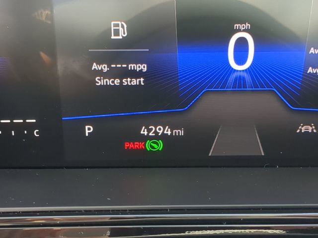 Certified 2025 Volkswagen Taos S AWD/4WD image 31