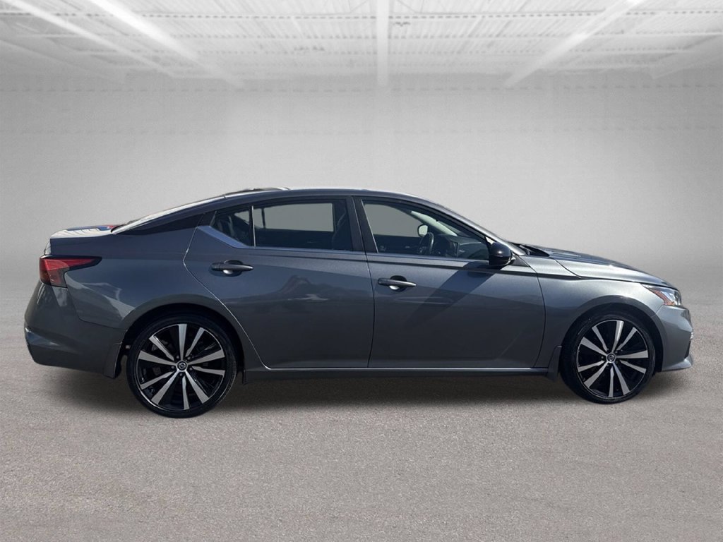 Used 2022 Nissan Altima 2.5 SR FWD image 14