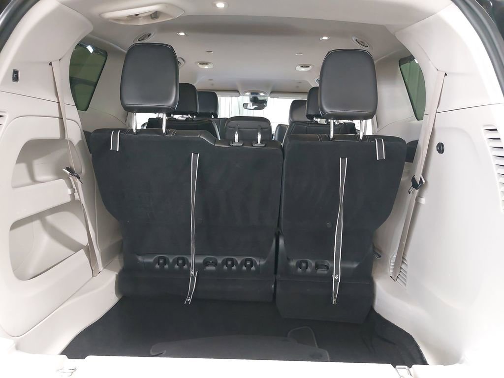 Used 2024 Chrysler Pacifica Touring-L image 12