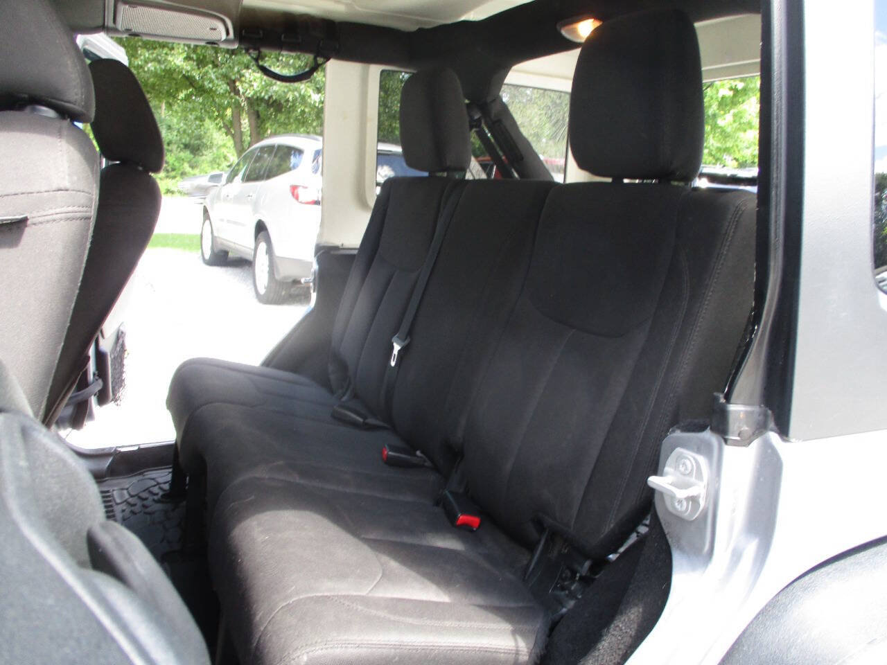 Used 2018 Jeep Wrangler Unlimited Sport S AWD/4WD image 28