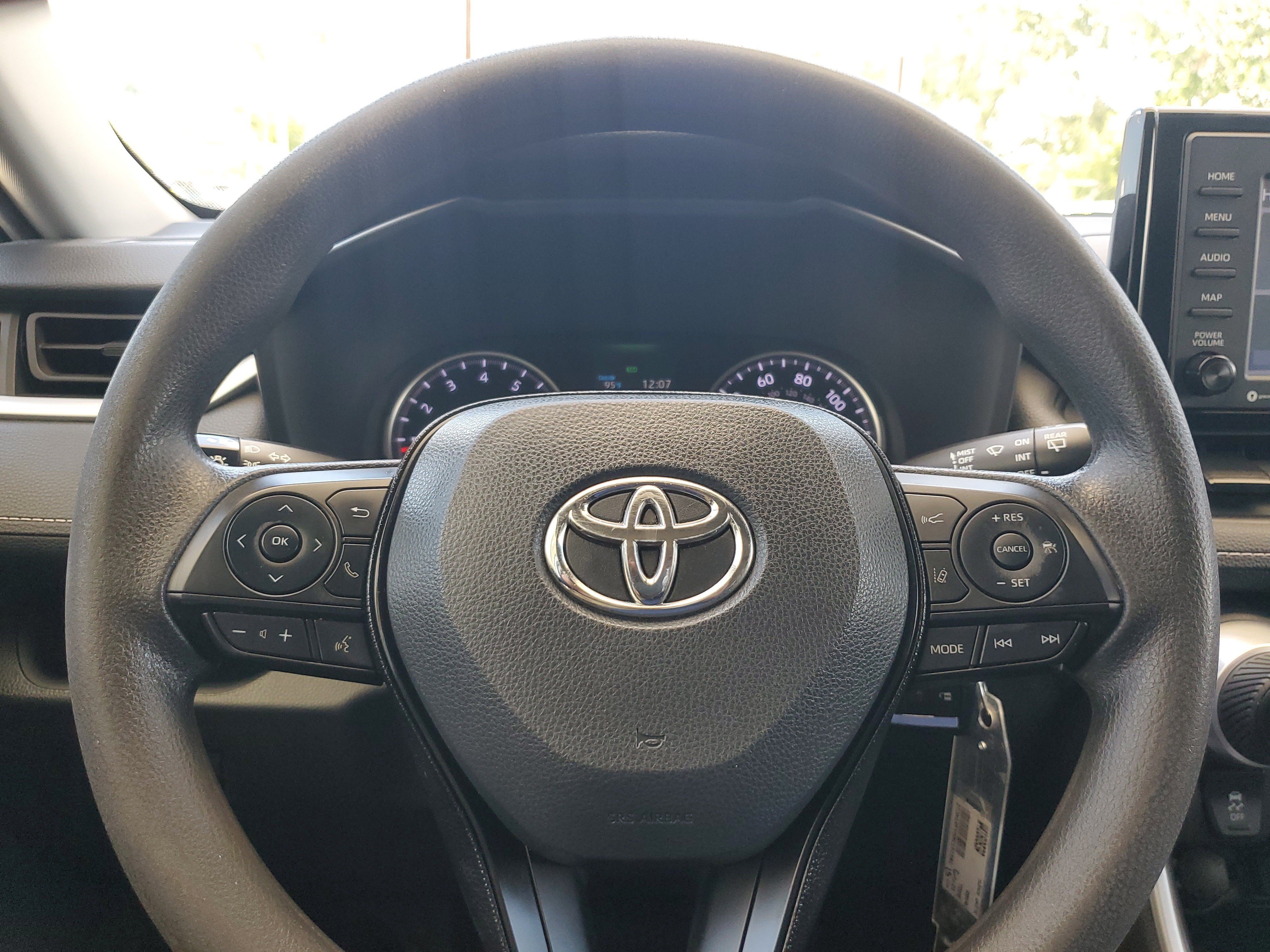 Used 2021 Toyota RAV4 LE FWD image 21