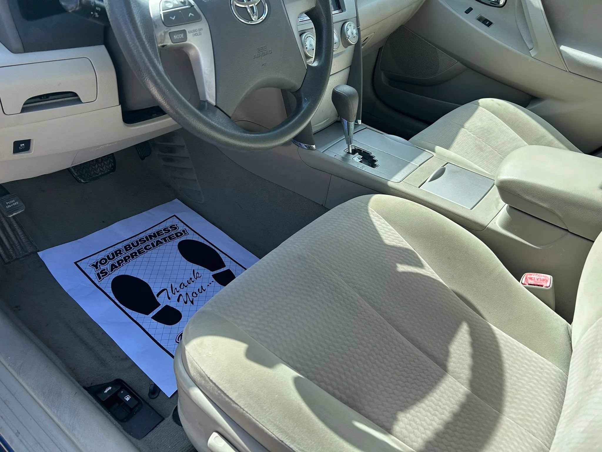 Used 2010 Toyota Camry LE FWD image 10