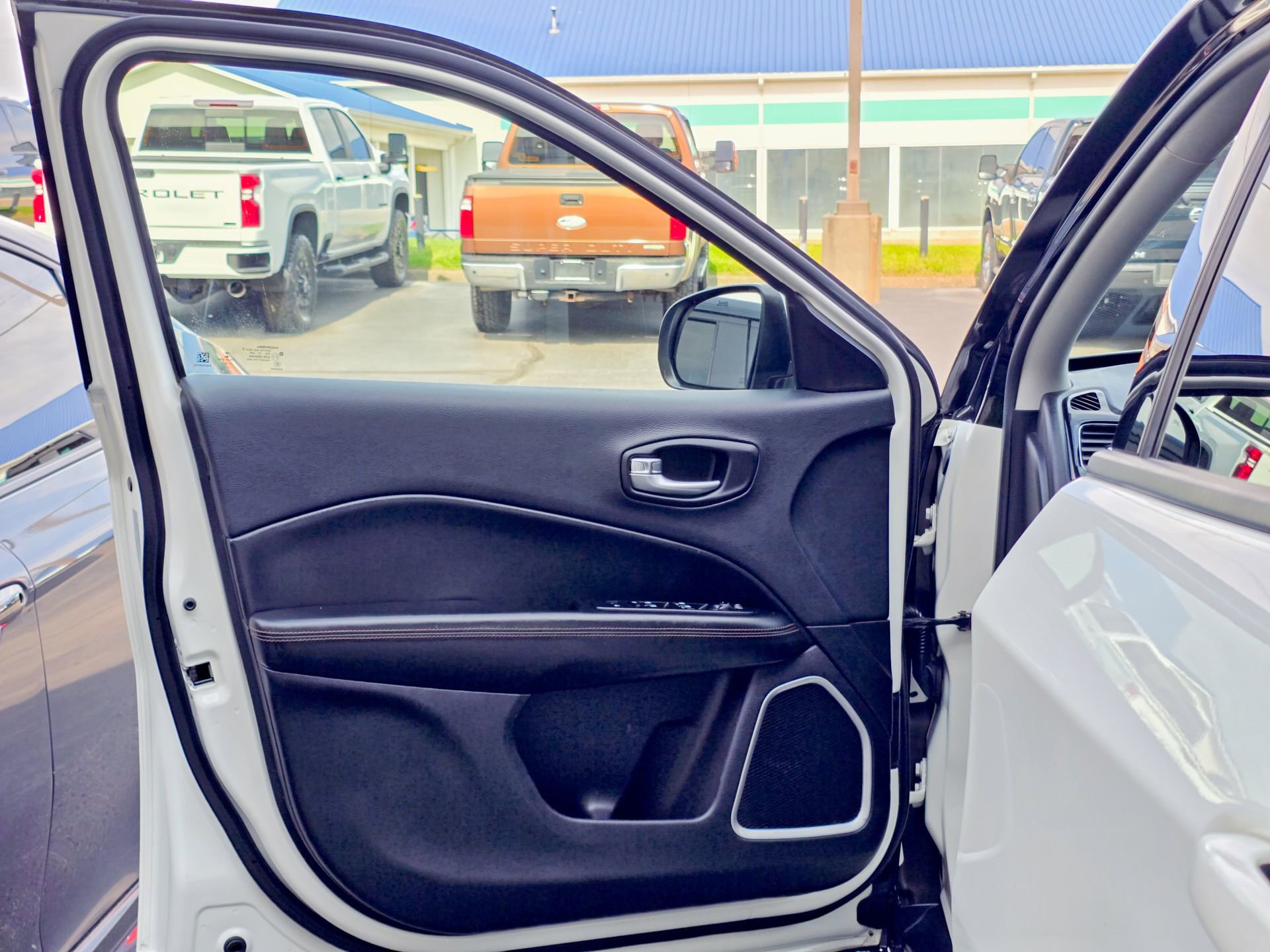 Used 2018 Jeep Compass Limited w/ Navigation Group image 20