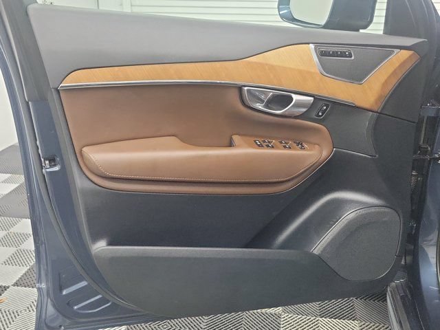 Used 2023 Volvo XC90 B5 Plus w/ Protection Package AWD/4WD image 18