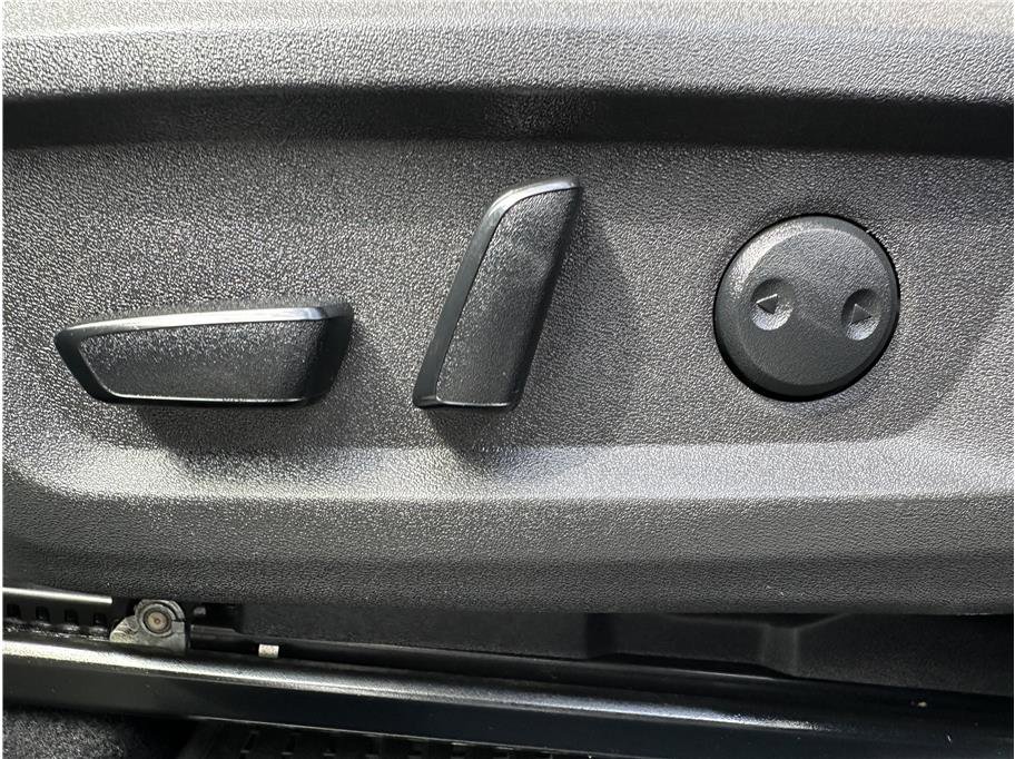 Used 2023 Nissan Rogue SV image 19