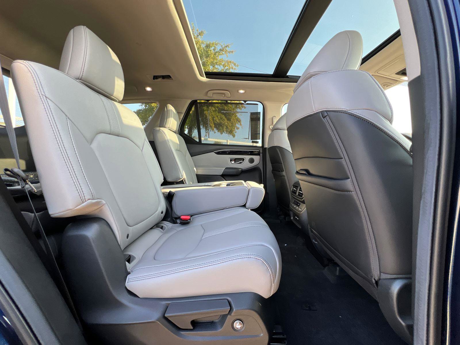 New 2025 Honda Pilot Touring image 39