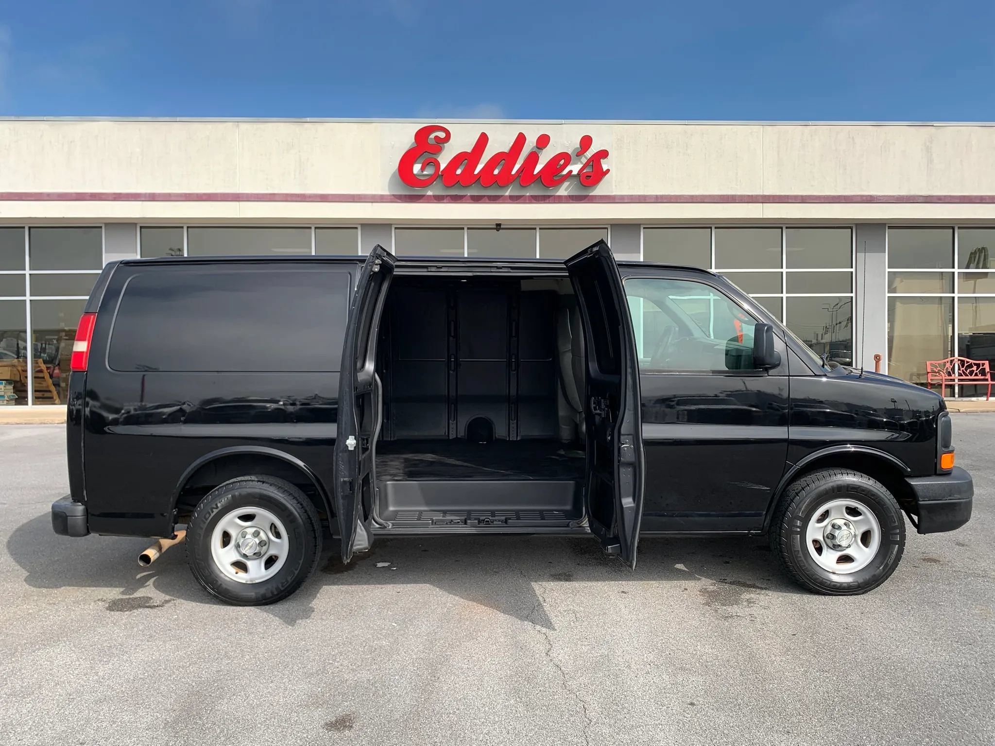 Used 2007 Chevrolet Express 1500 RWD image 19