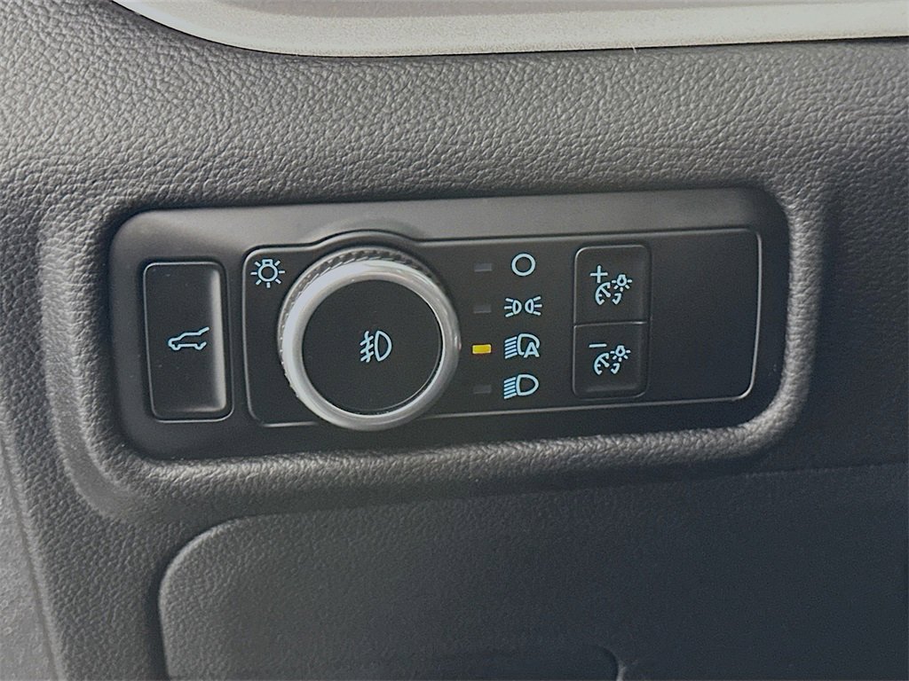 Used 2024 Ford Explorer XLT w/ Equipment Group 202A image 10