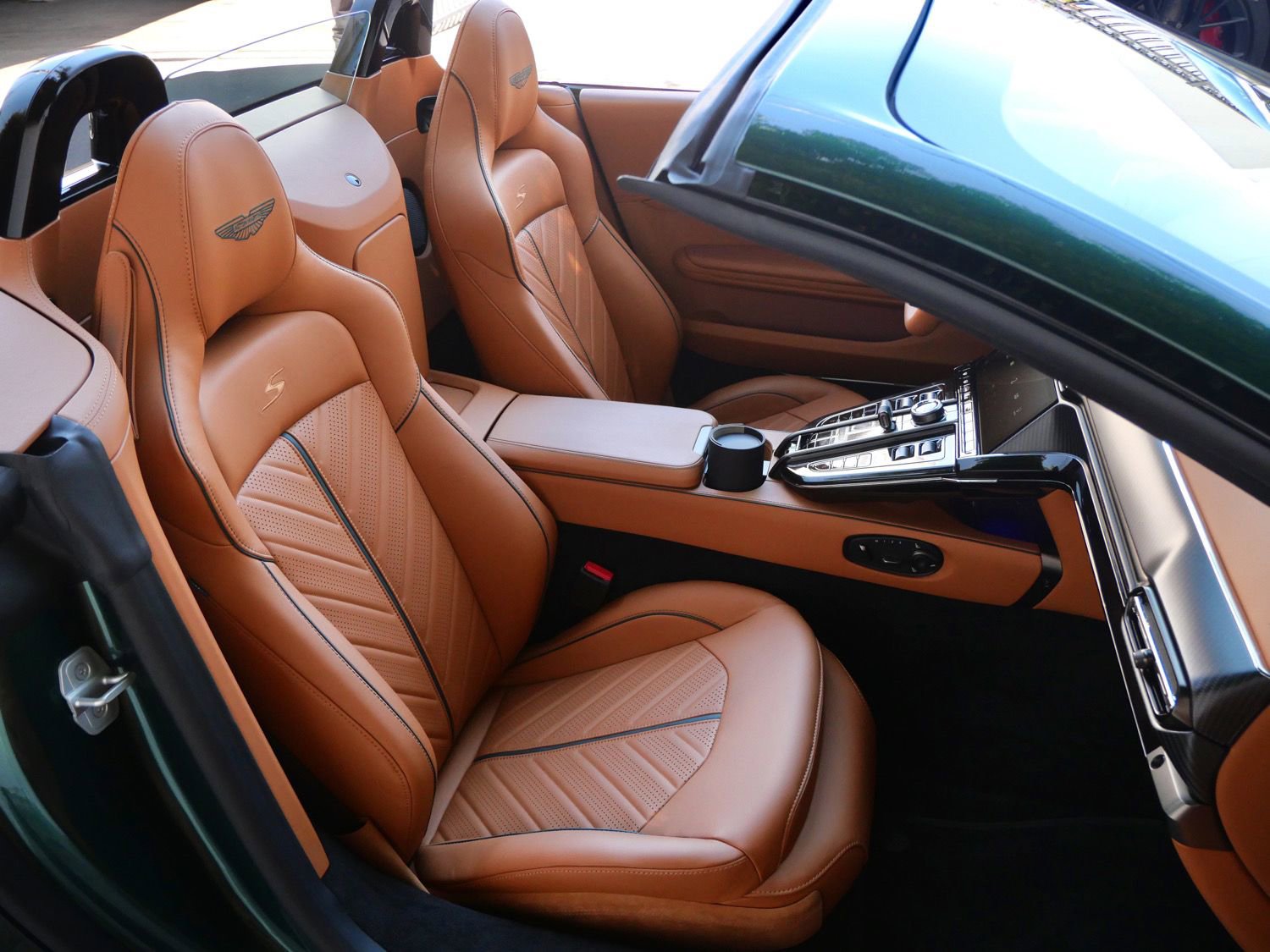 New 2026 Aston Martin V8 Vantage S RWD image 12