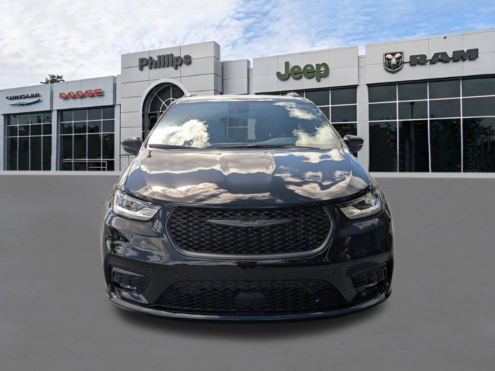 New 2026 Chrysler Pacifica Limited image 8