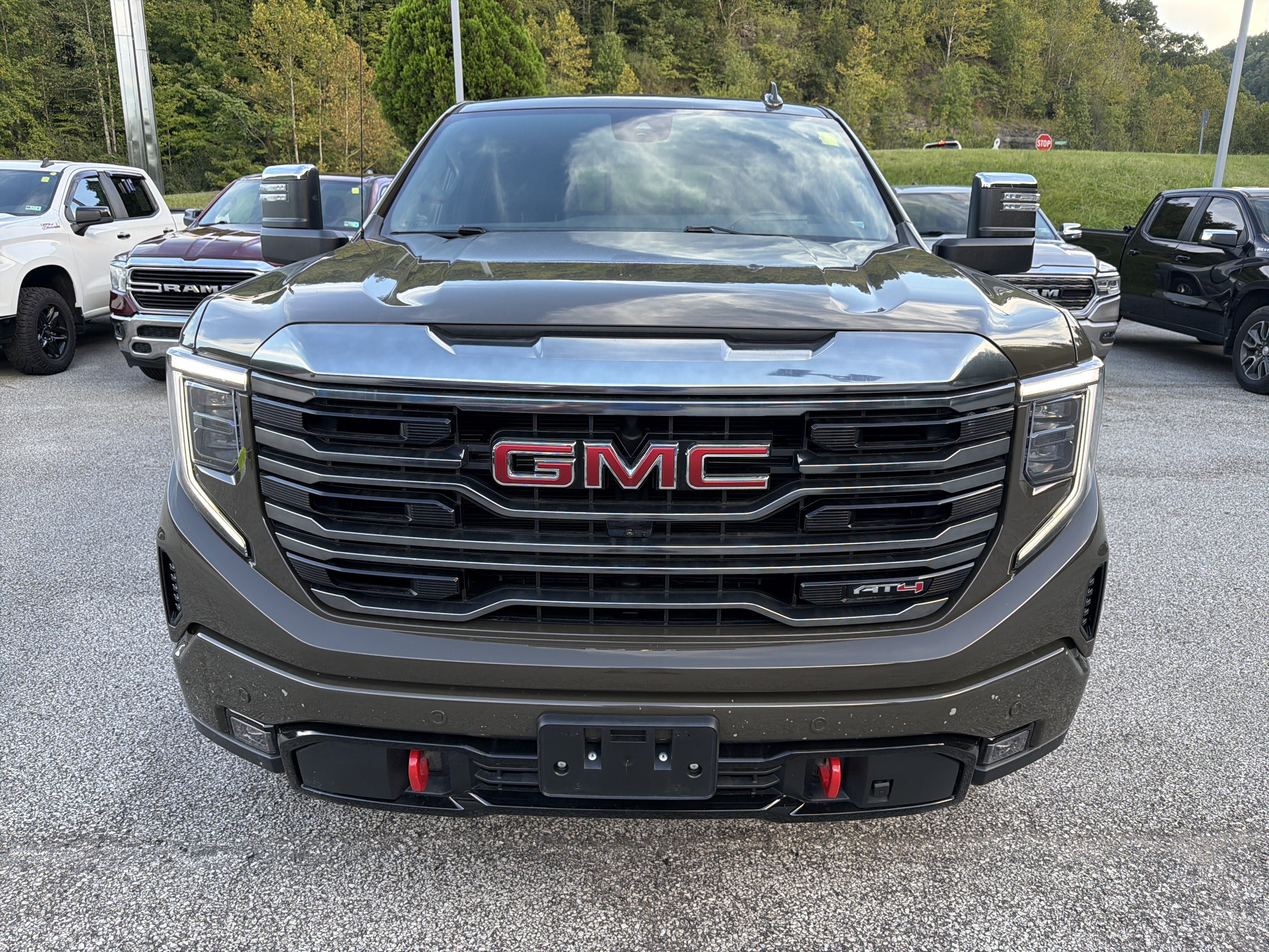 Used 2024 GMC Sierra 1500 AT4 w/ Technology Package AWD/4WD image 3
