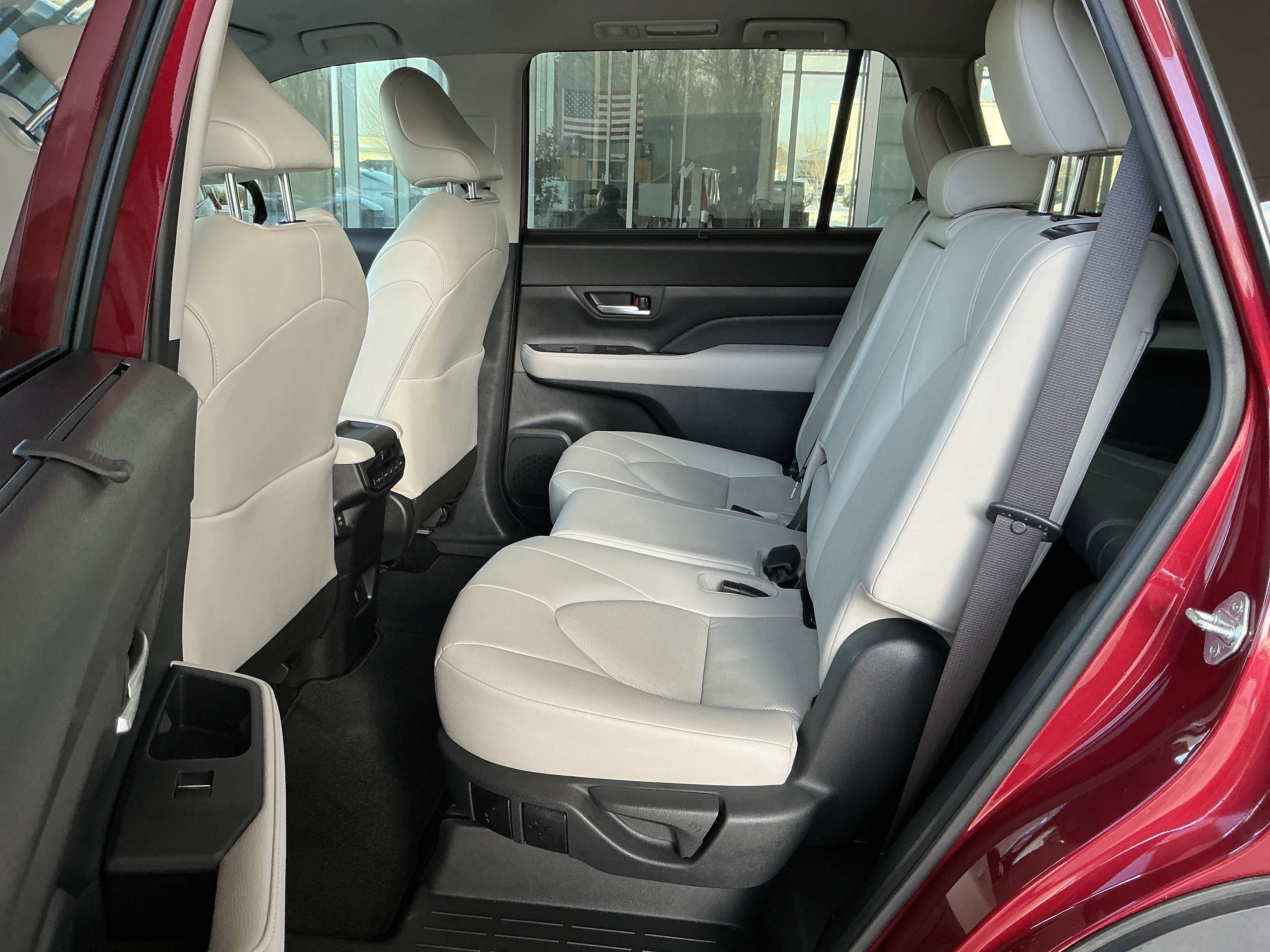 Certified 2024 Toyota Grand Highlander XLE image 17