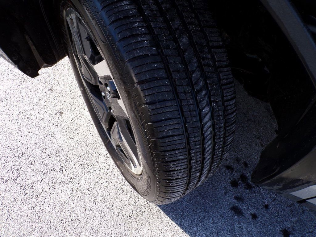 Certified 2025 Subaru Forester Limited image 2