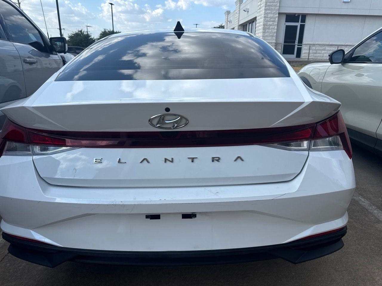 Used 2023 Hyundai Elantra SEL FWD image 5