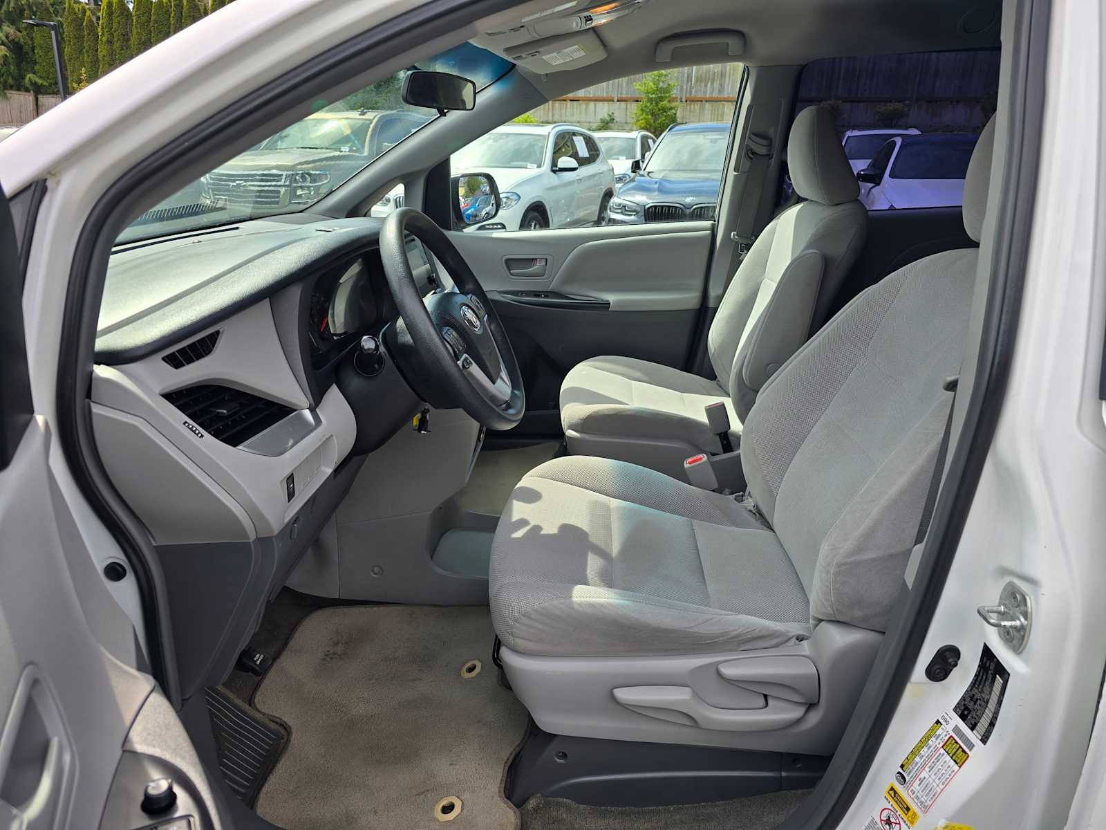 Used 2017 Toyota Sienna L FWD image 21