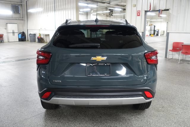 Used 2025 Chevrolet Trax LT FWD image 6