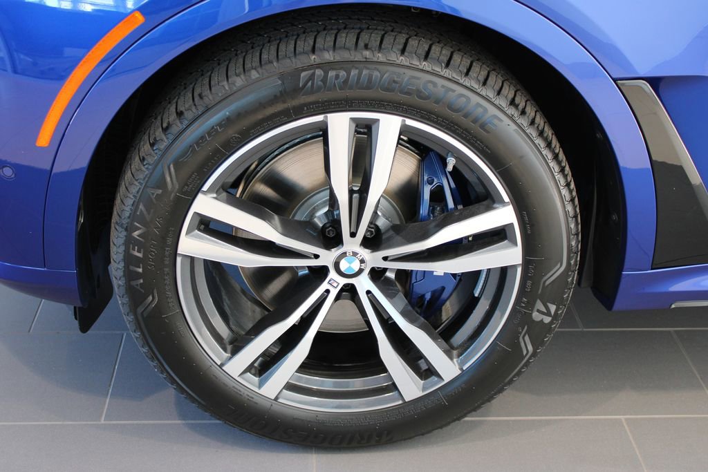Used 2025 BMW X7 M60i AWD/4WD image 33