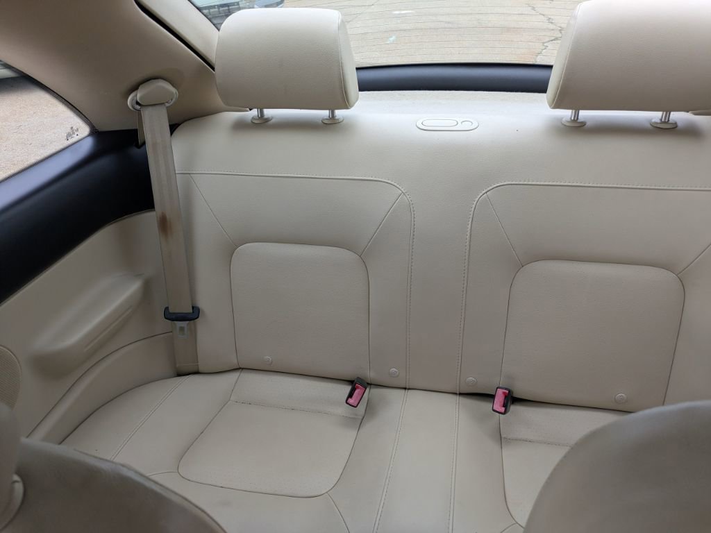 Used 2009 Volkswagen Beetle Coupe FWD image 7