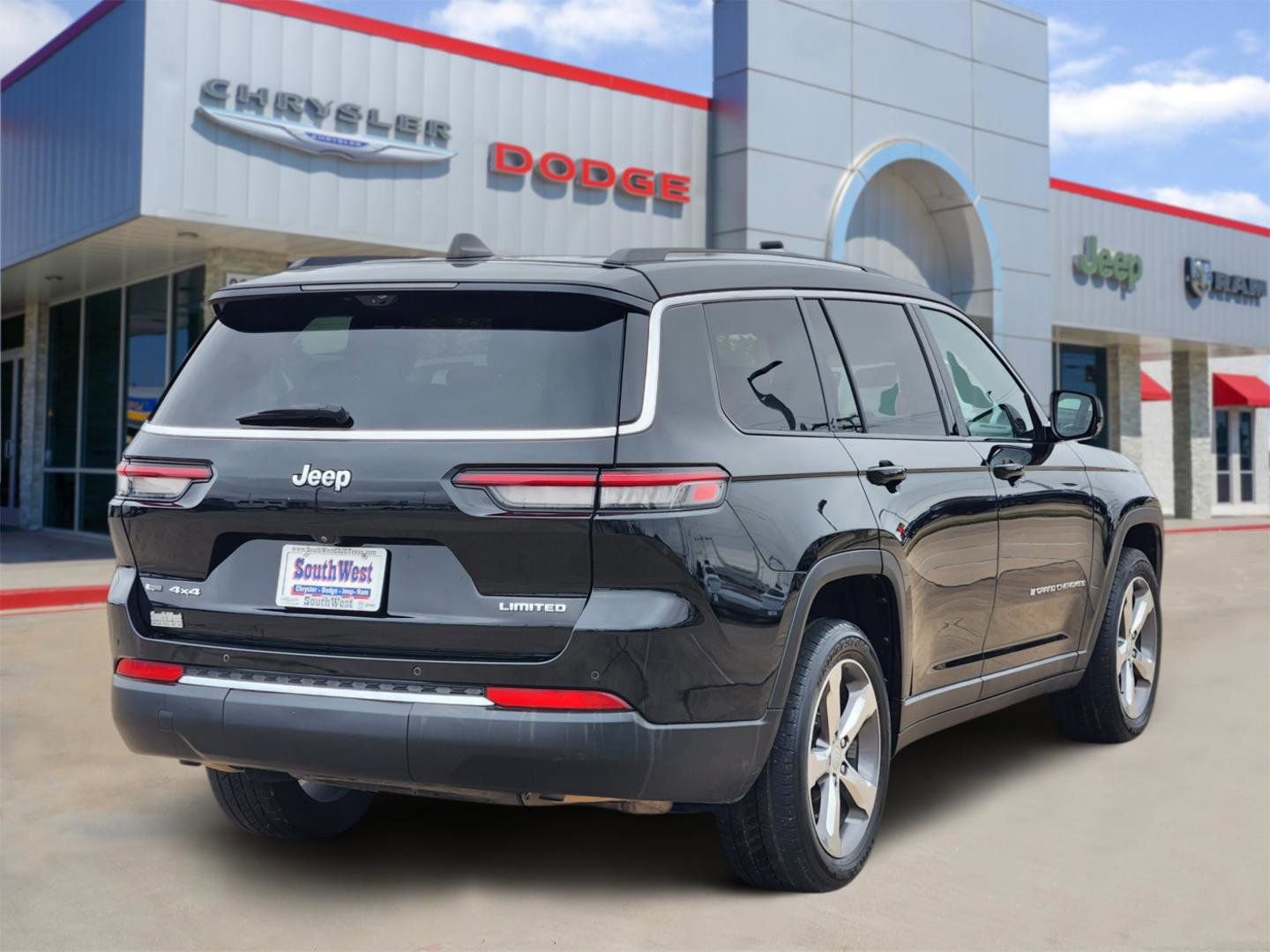 Used 2021 Jeep Grand Cherokee L Limited w/ Luxury Tech Group II image 6