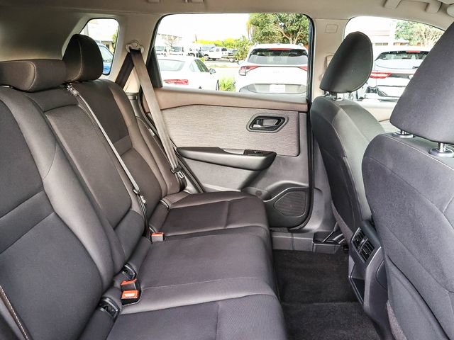 Used 2023 Nissan Rogue S image 19