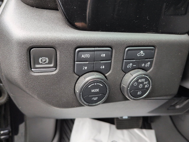 Used 2022 Chevrolet Silverado 1500 LT Trail Boss w/ LPO, Dark Essentials Package AWD/4WD image 18