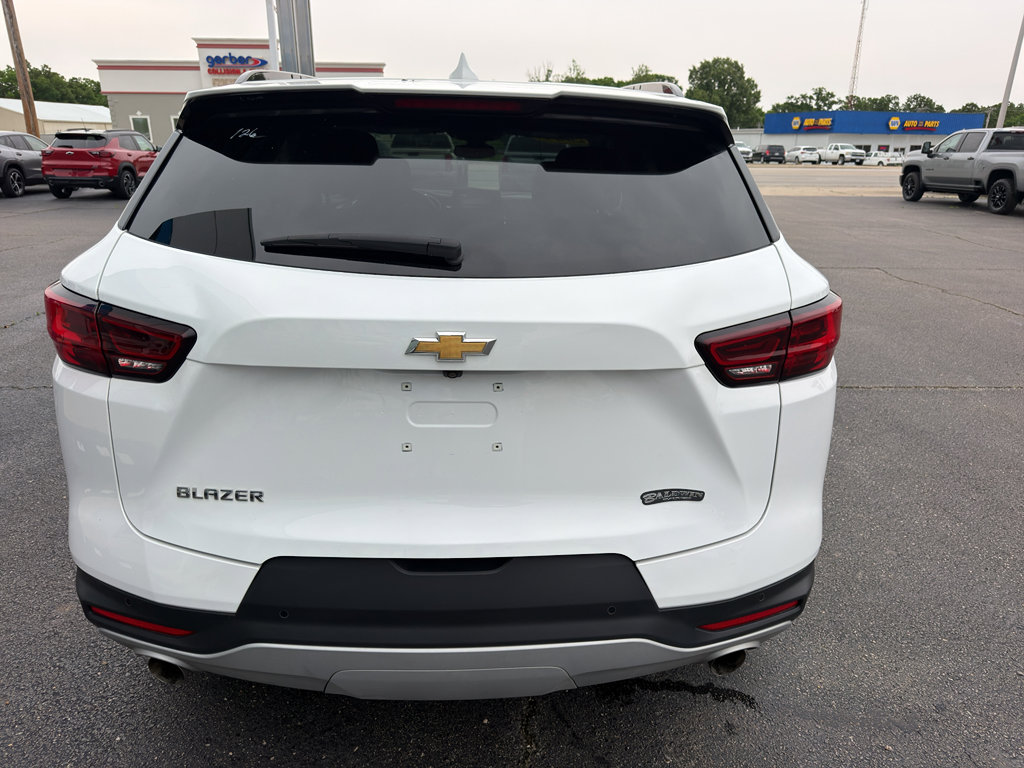 Used 2024 Chevrolet Blazer LT w/ Convenience Package FWD image 4