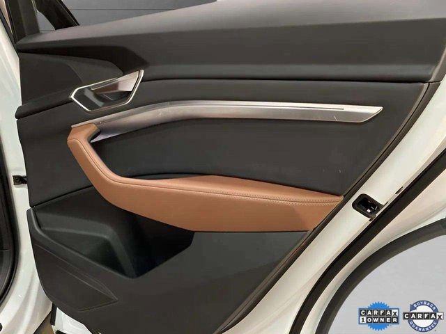 Used 2024 Audi Q8 e-tron Premium image 79