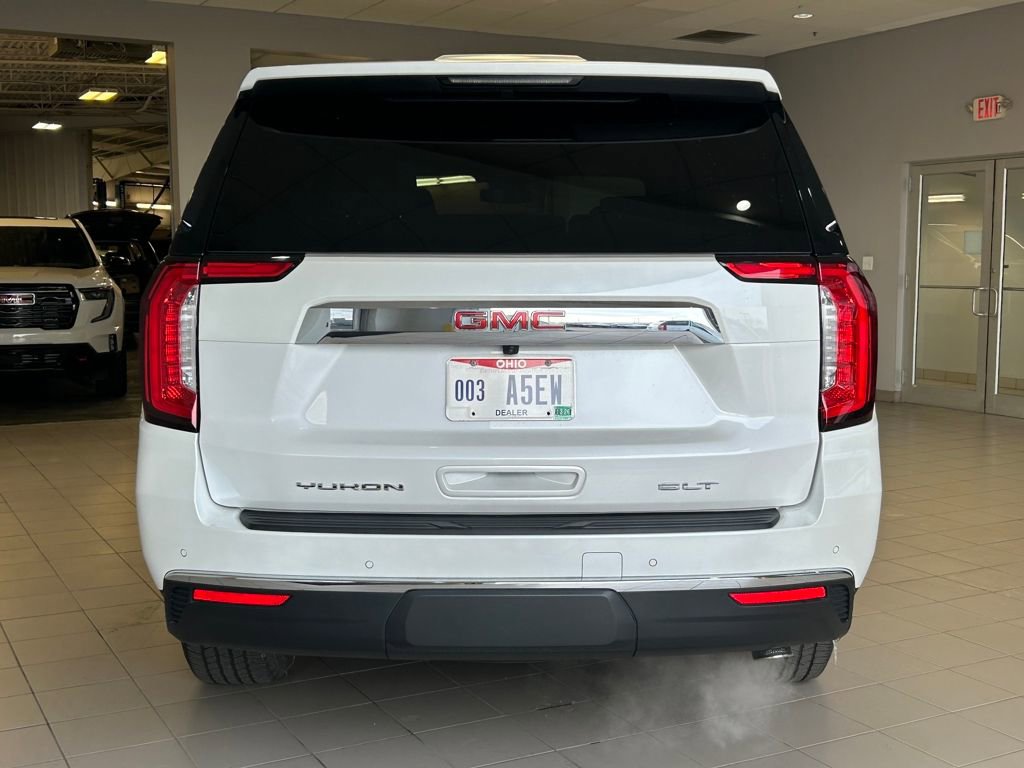 Used 2023 GMC Yukon SLT w/ SLT Luxury Package image 6