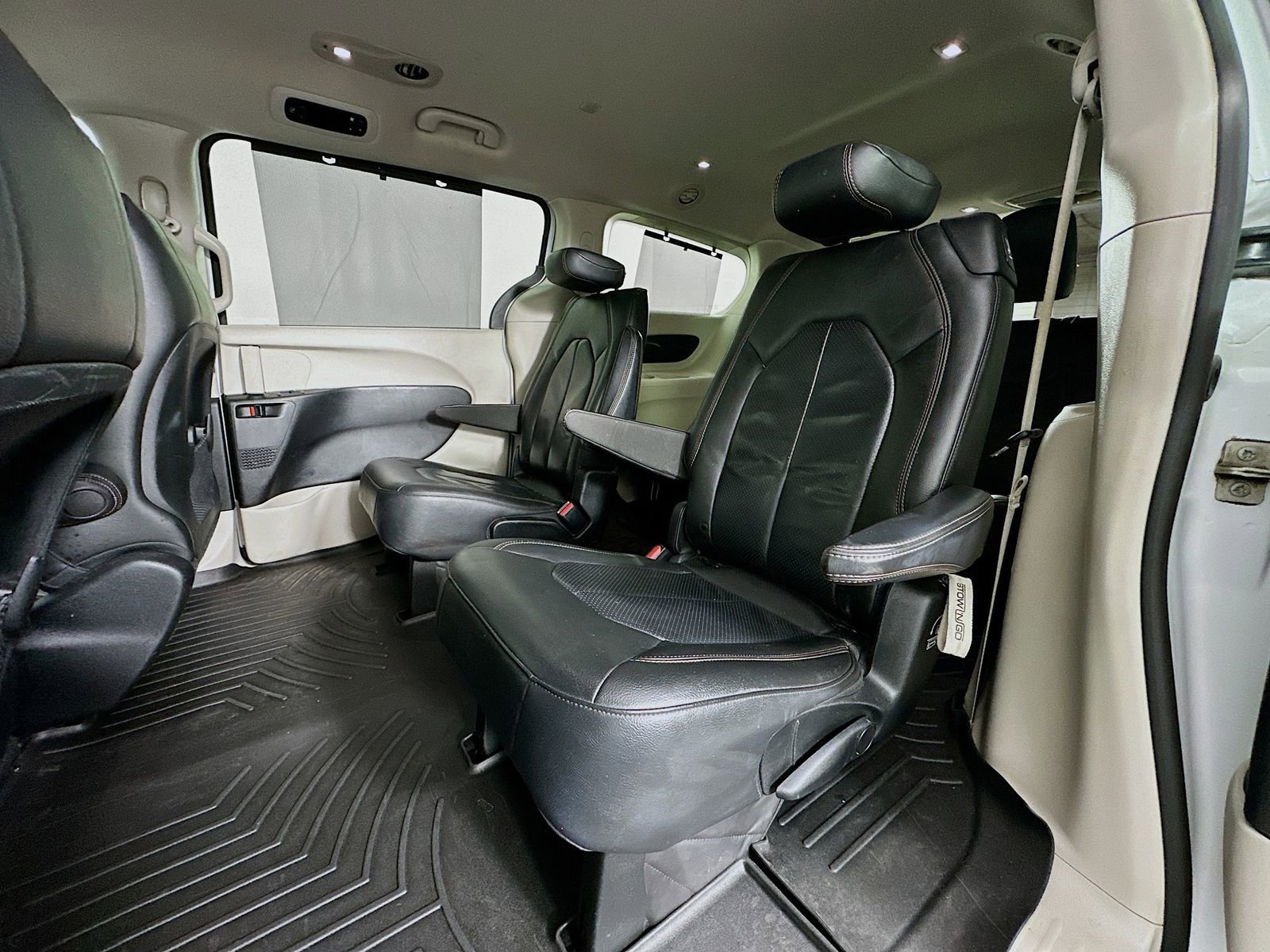 Used 2019 Chrysler Pacifica Touring-L image 23