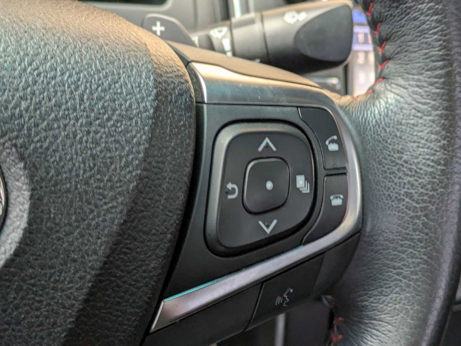 Used 2017 Toyota Camry XSE w/ Moonroof Package image 26