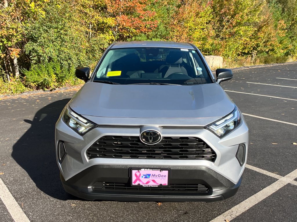 Used 2024 Toyota RAV4 LE AWD/4WD image 8
