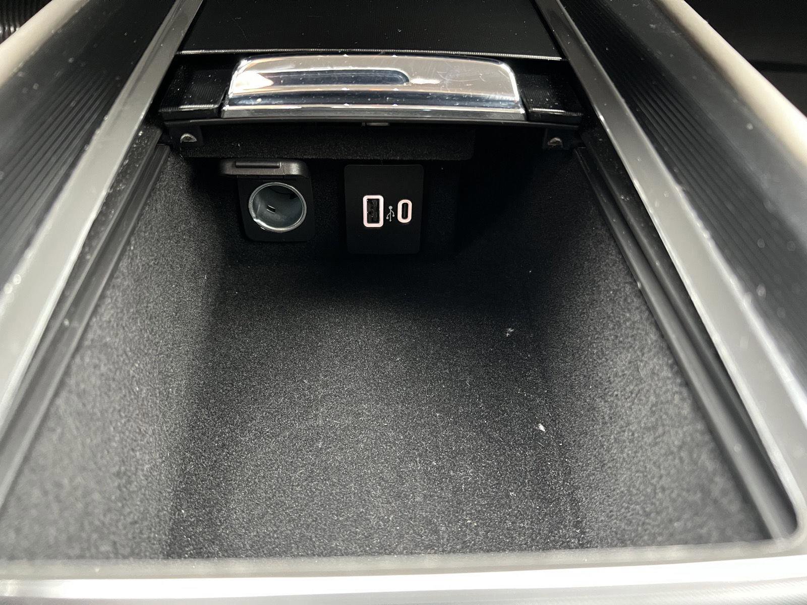 Used 2025 Lincoln Corsair AWD image 33