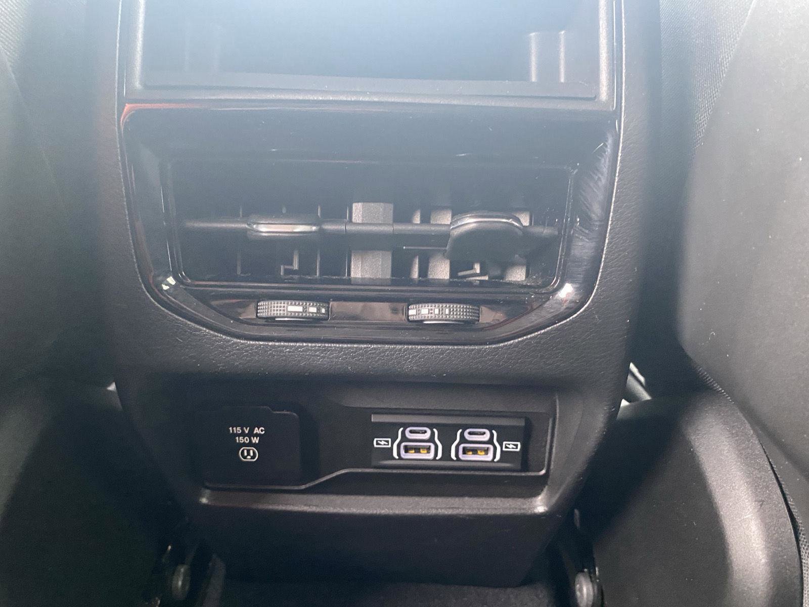 Used 2022 Jeep Grand Cherokee Laredo w/ Luxury Tech Group I image 31