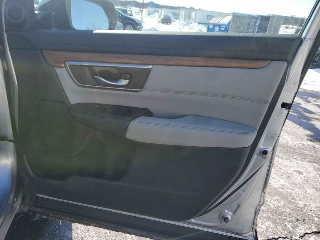 Used 2022 Honda CR-V Touring image 31