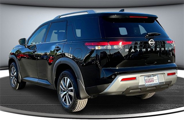 New 2025 Nissan Pathfinder SL image 3