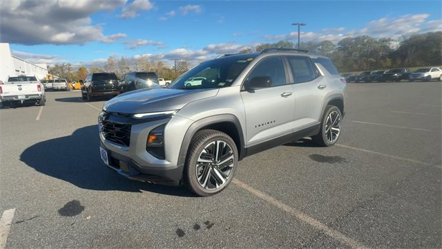 New 2026 Chevrolet Equinox RS w/ LPO, Floor Liner Package image 7