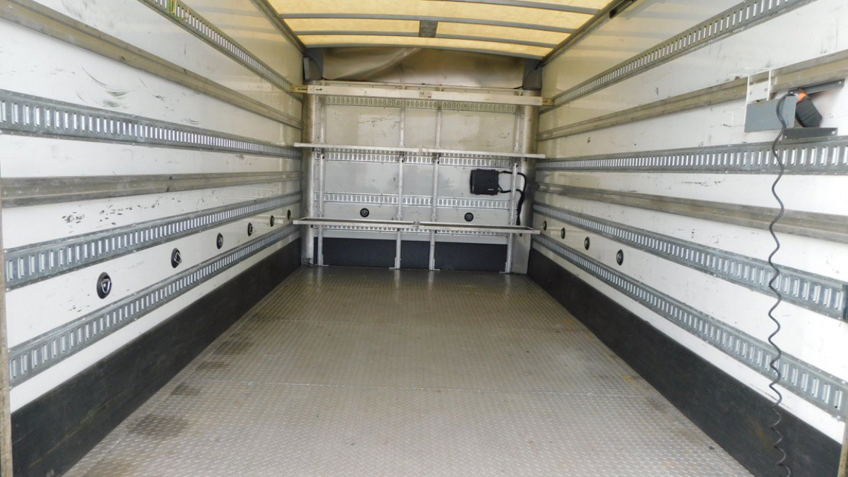 Used 2020 Isuzu NPR image 29