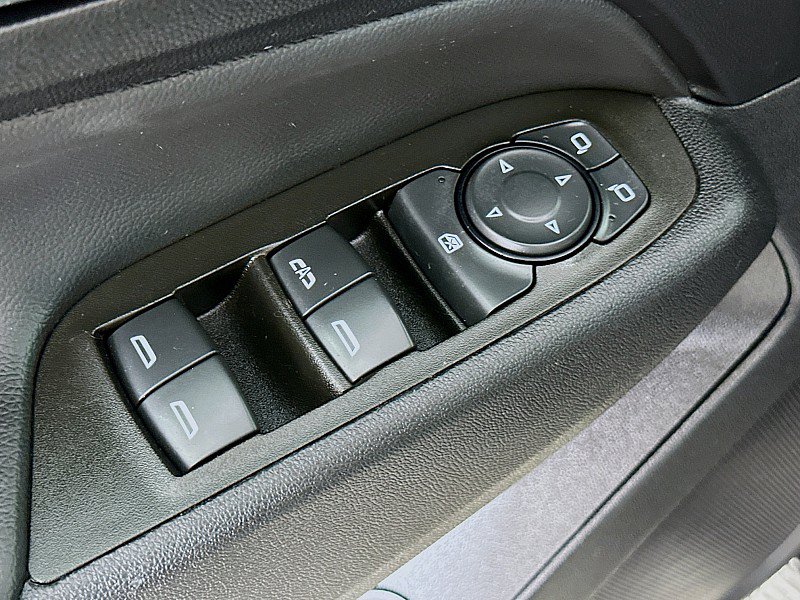 Used 2023 Chevrolet Equinox LT FWD image 18