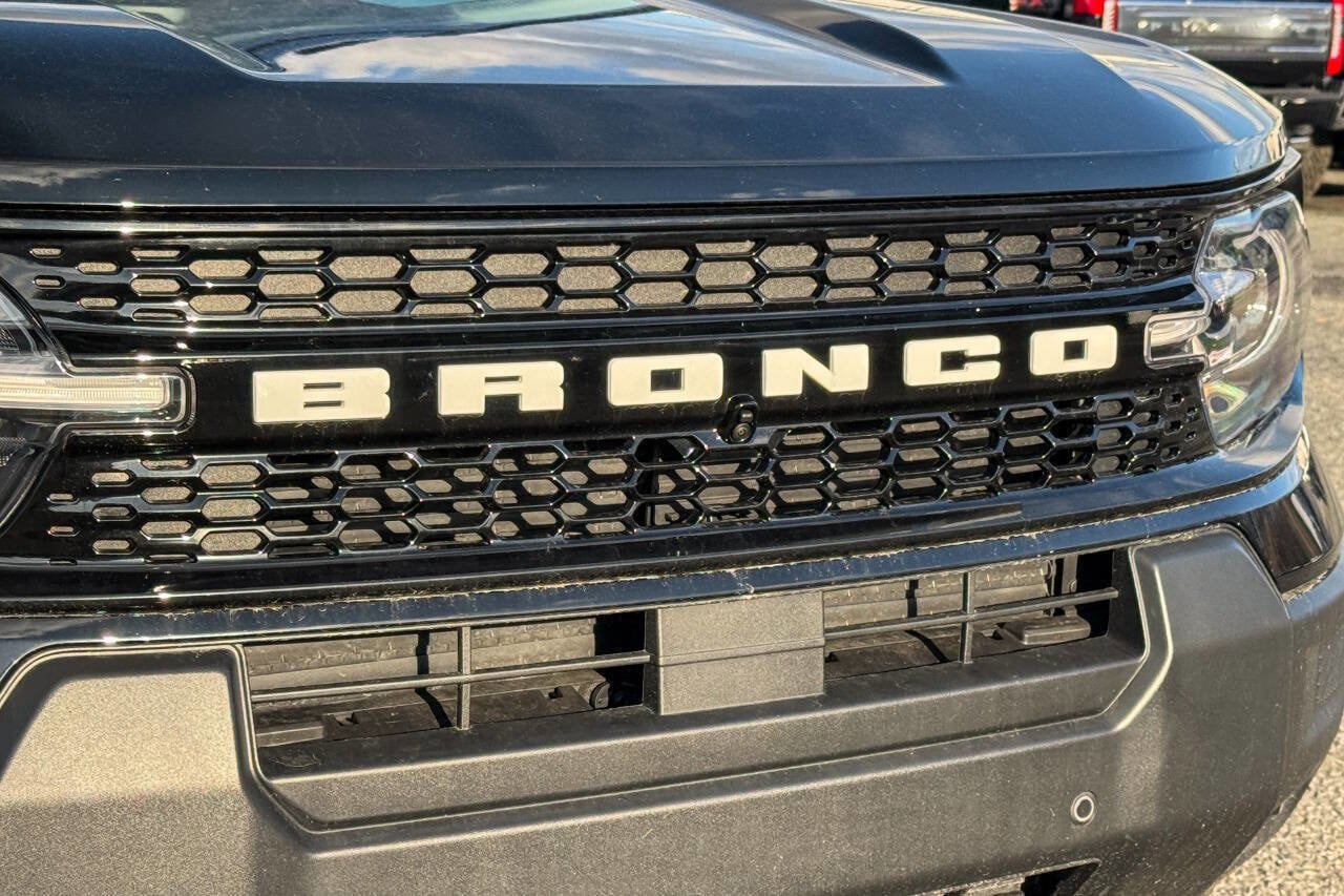 Certified 2025 Ford Bronco Sport Outer Banks w/ Outer Banks Tech Package+ AWD/4WD image 9