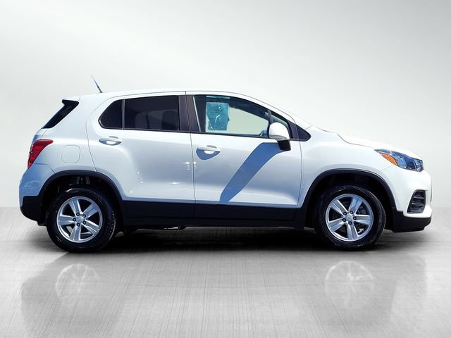Used 2021 Chevrolet Trax LS w/ Fleet Convenience Package FWD image 3