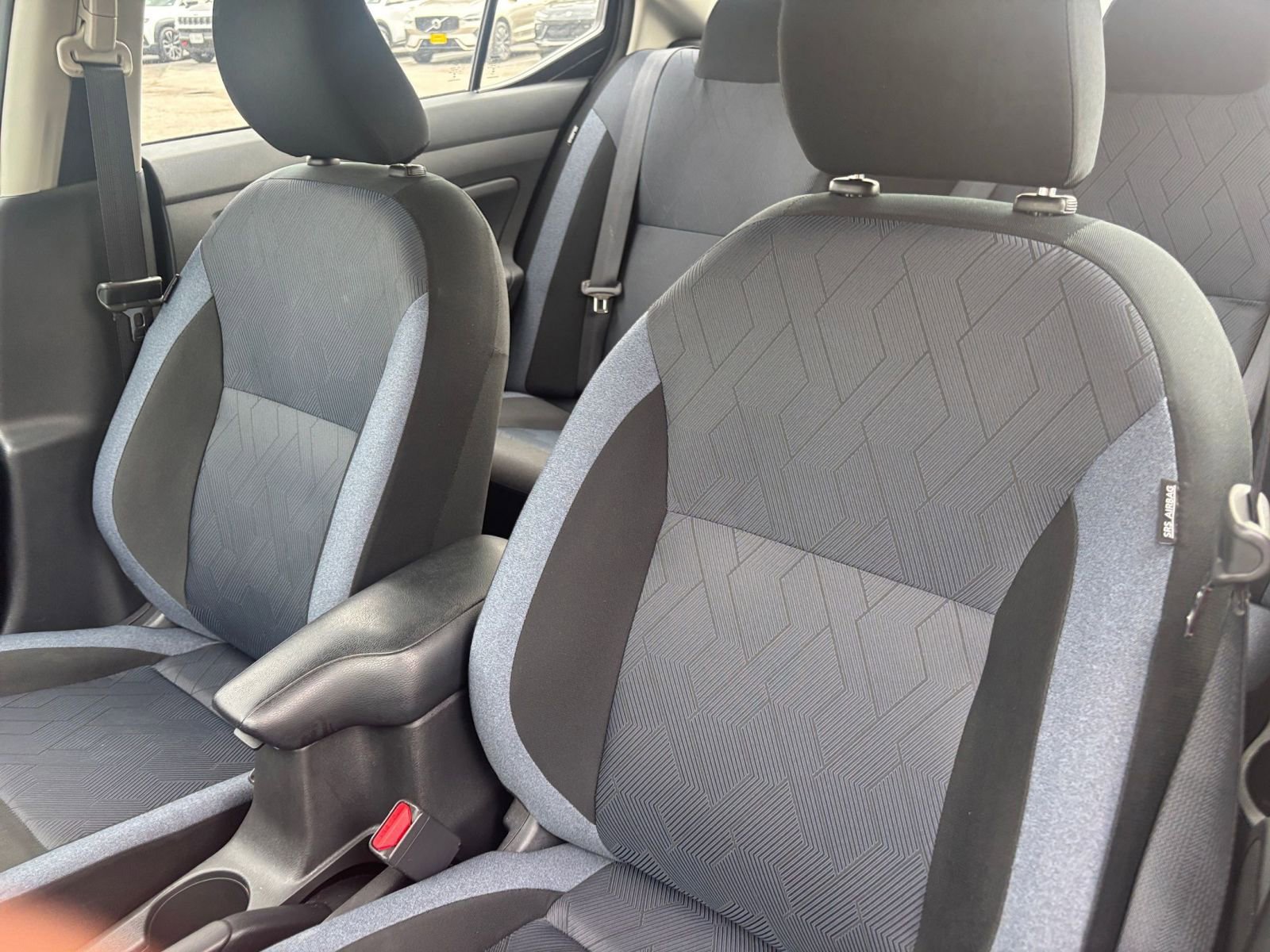 Used 2025 Nissan Versa SV image 34