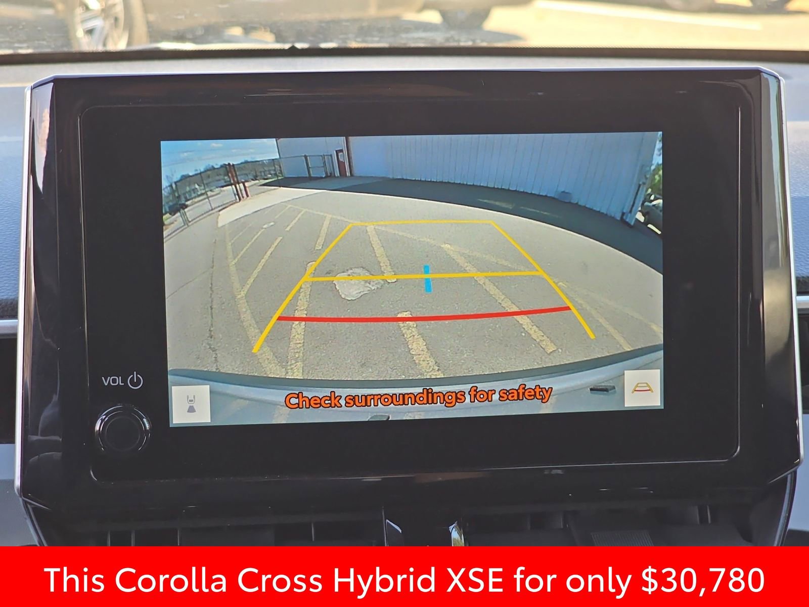 Used 2024 Toyota Corolla Cross XSE w/ Convenience Package image 31