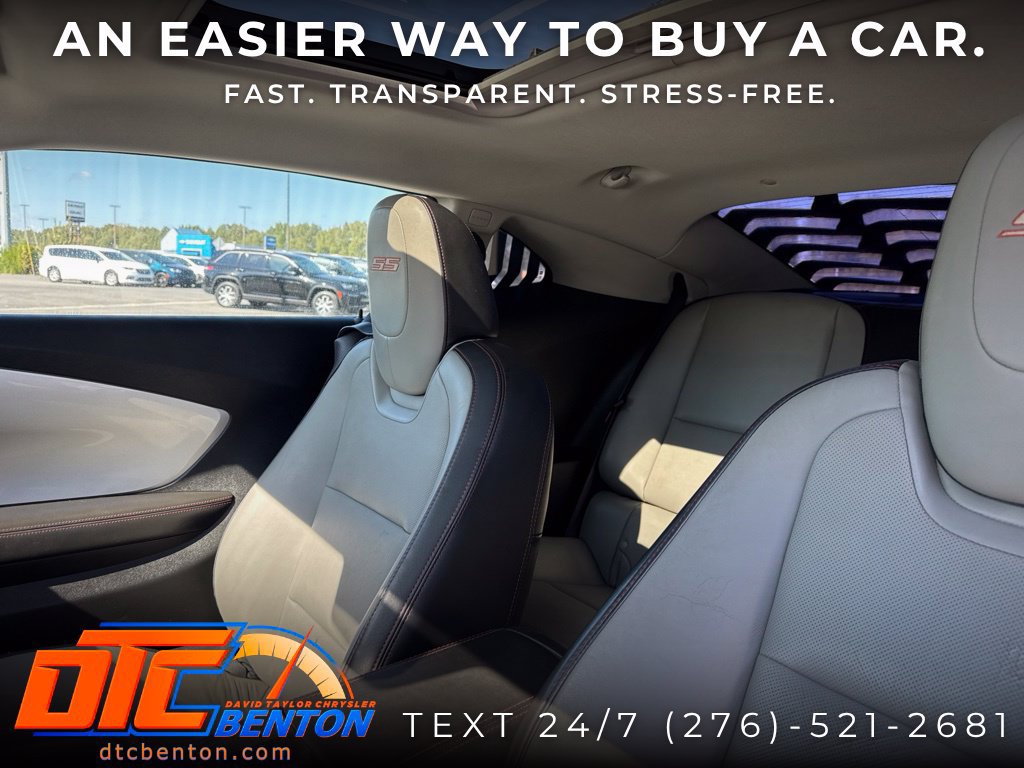 Used 2011 Chevrolet Camaro SS RWD image 12