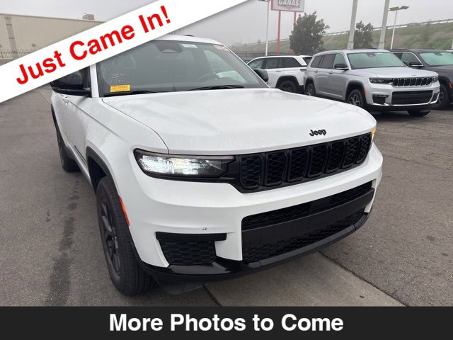 Certified 2024 Jeep Grand Cherokee L Laredo image 8