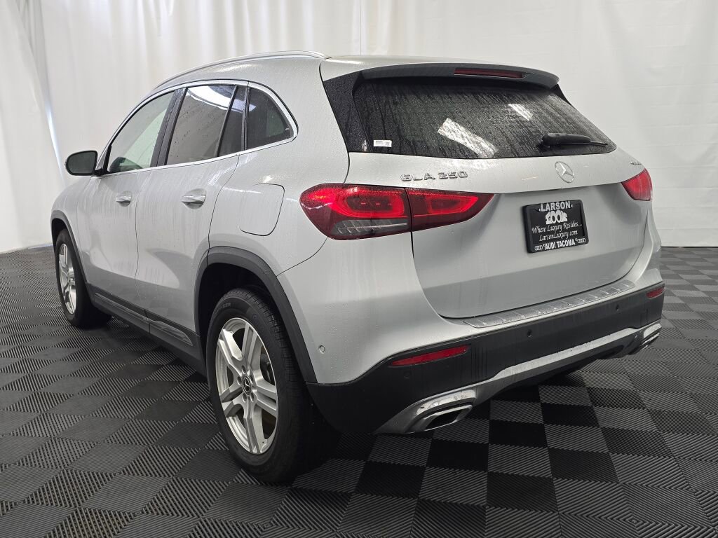 Used 2022 Mercedes-Benz GLA 250 4MATIC w/ Premium Package Lite image 4